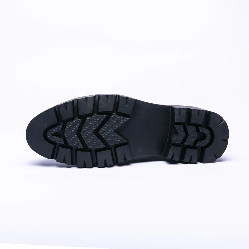 New high-end and trendy pointed-toe leather shoes